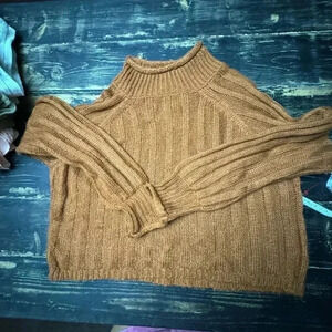 NEW IN crochet sweater size m